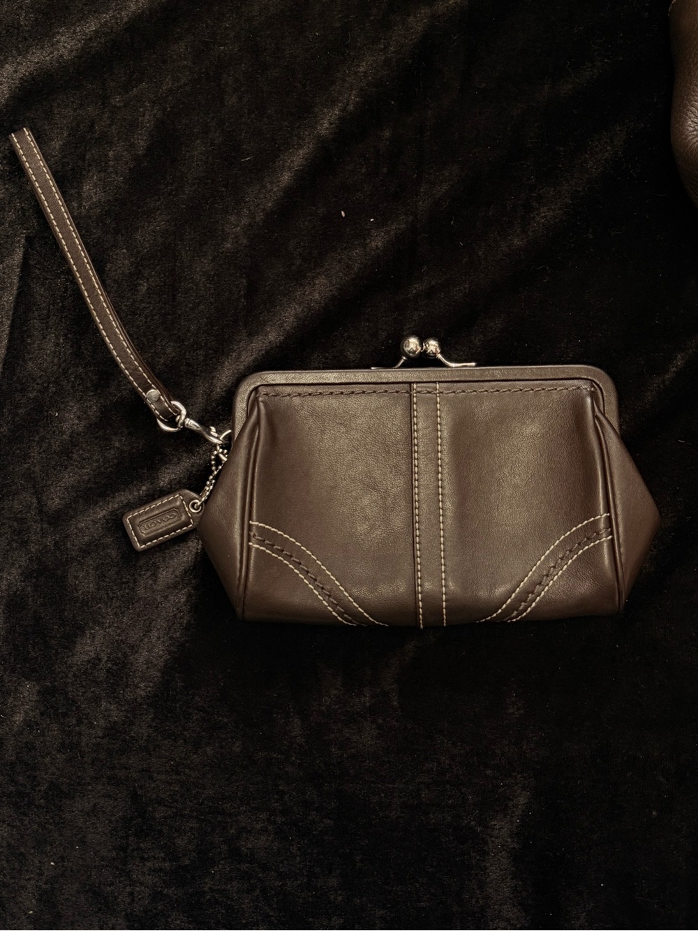 Coach vintage Dark Brown Leather Kiss-Lock Wristlet